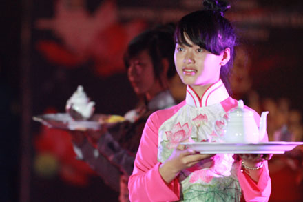 "Miền g&aacute;i đẹp" hấp dẫn ở Huế